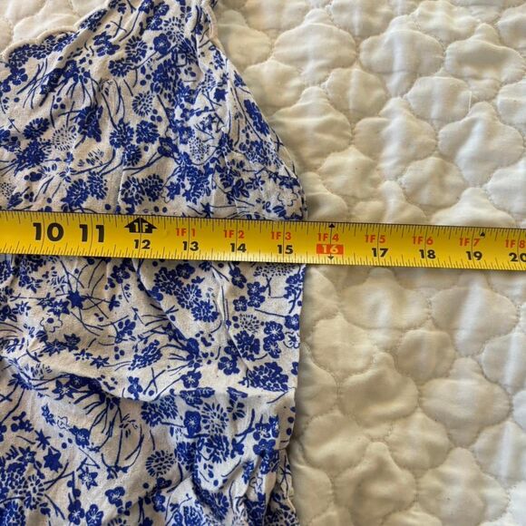 Free People Women’s Kora Cami Blue and White w/ Adjustable Straps Size L - Picture 4 of 4